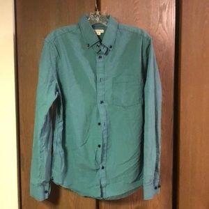 Business casual button down shirt